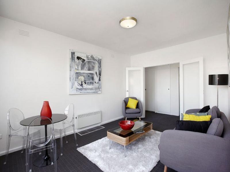 8/2 Brook Street, Hawthorn image 2