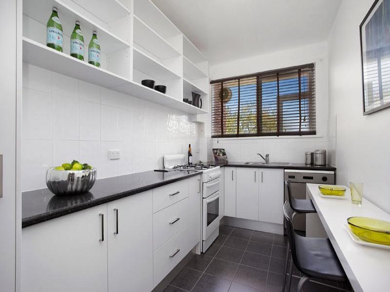 8/2 Brook Street, Hawthorn image 4
