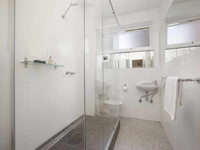 8/2 Brook Street, Hawthorn image 6