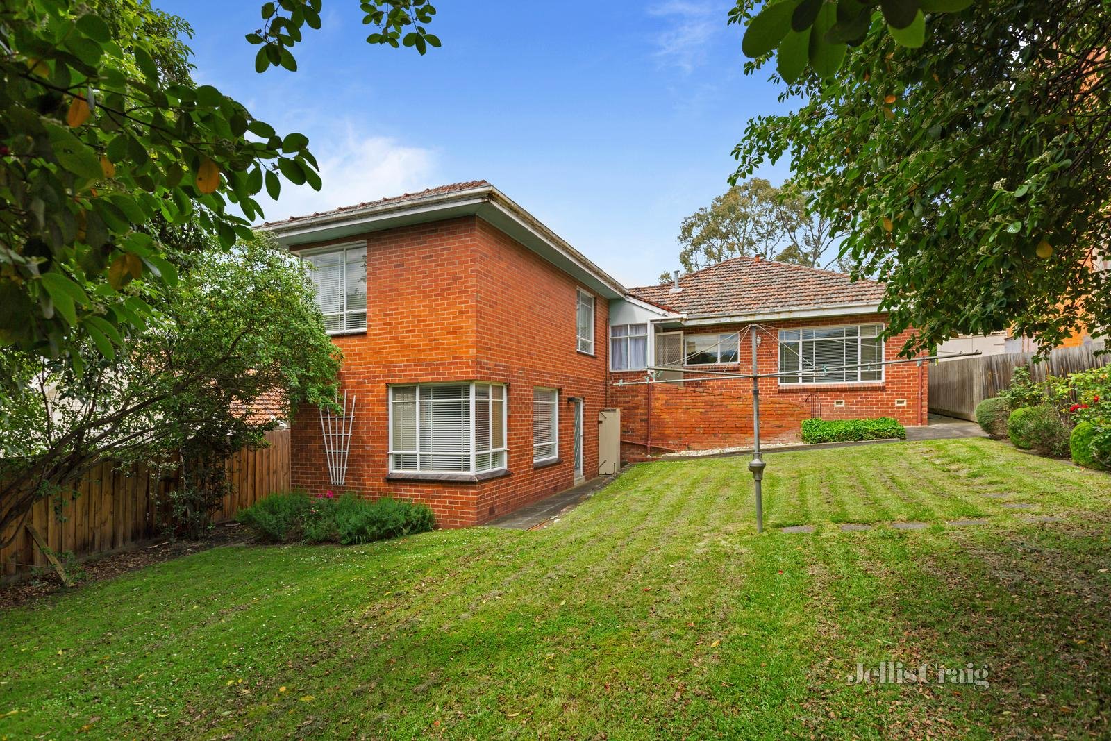 82 Cityview Road, Balwyn North image 8