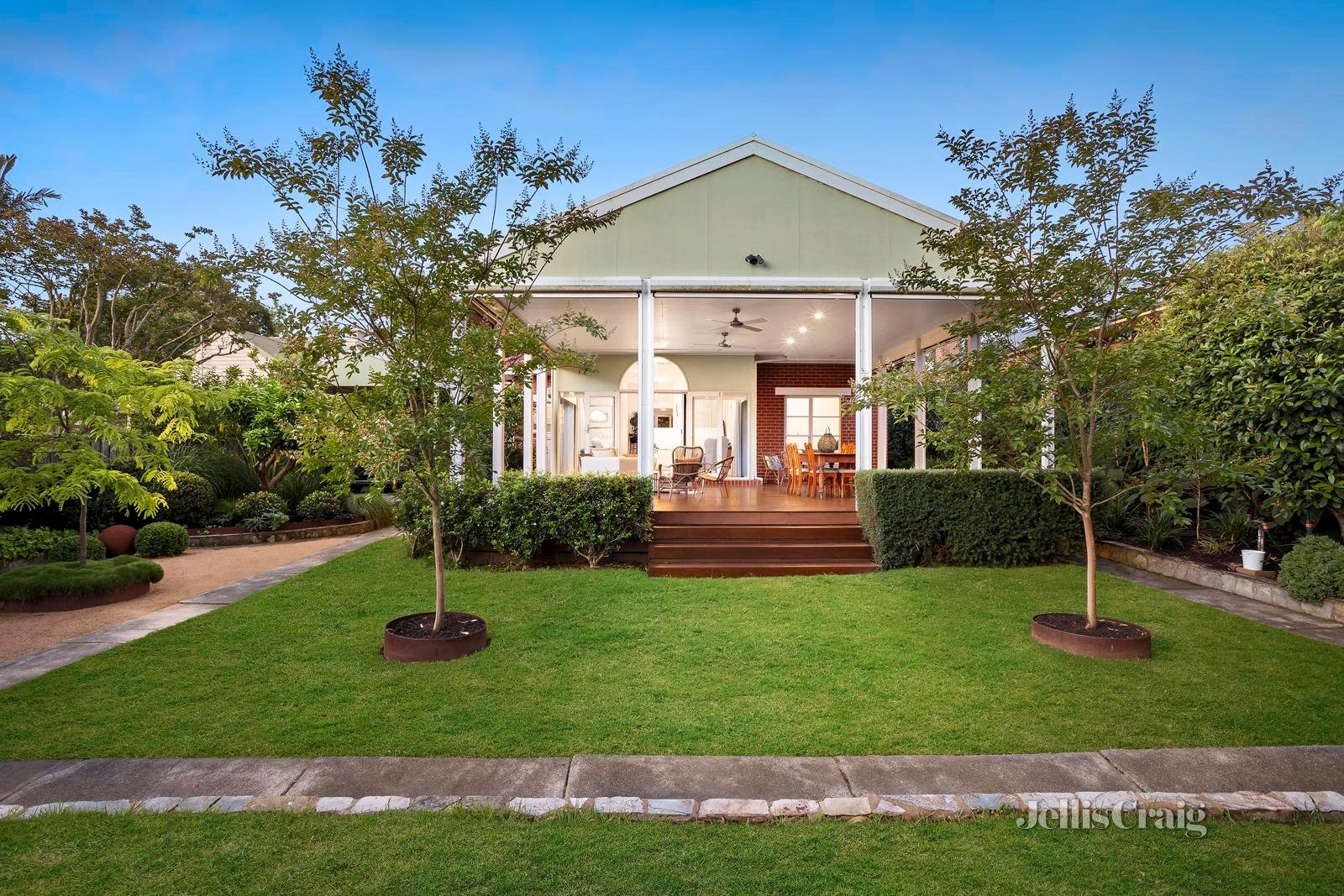 82 Croydon Road, Surrey Hills image 9