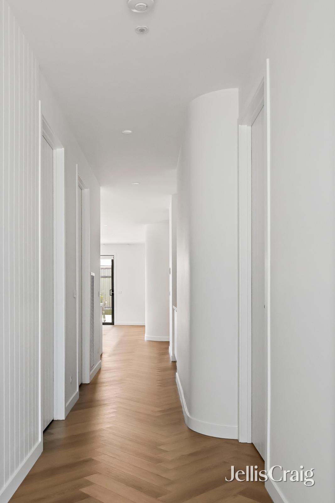 82 Daybreak Vista, Mickleham image 2