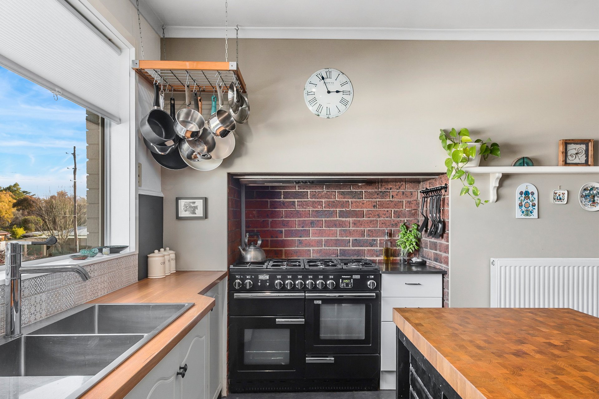 Property Gallery Thumbnail 3