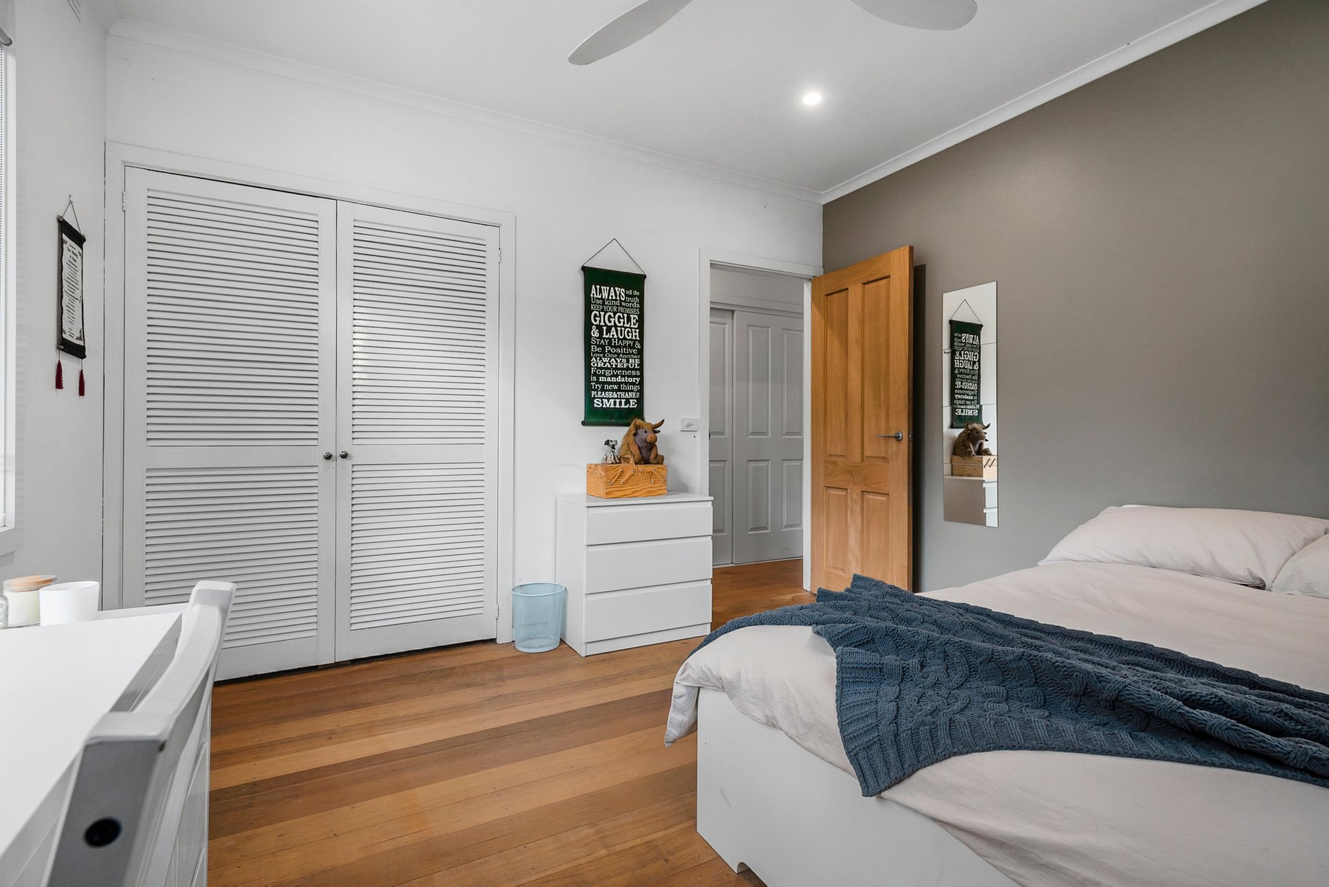 Property Gallery Thumbnail 14