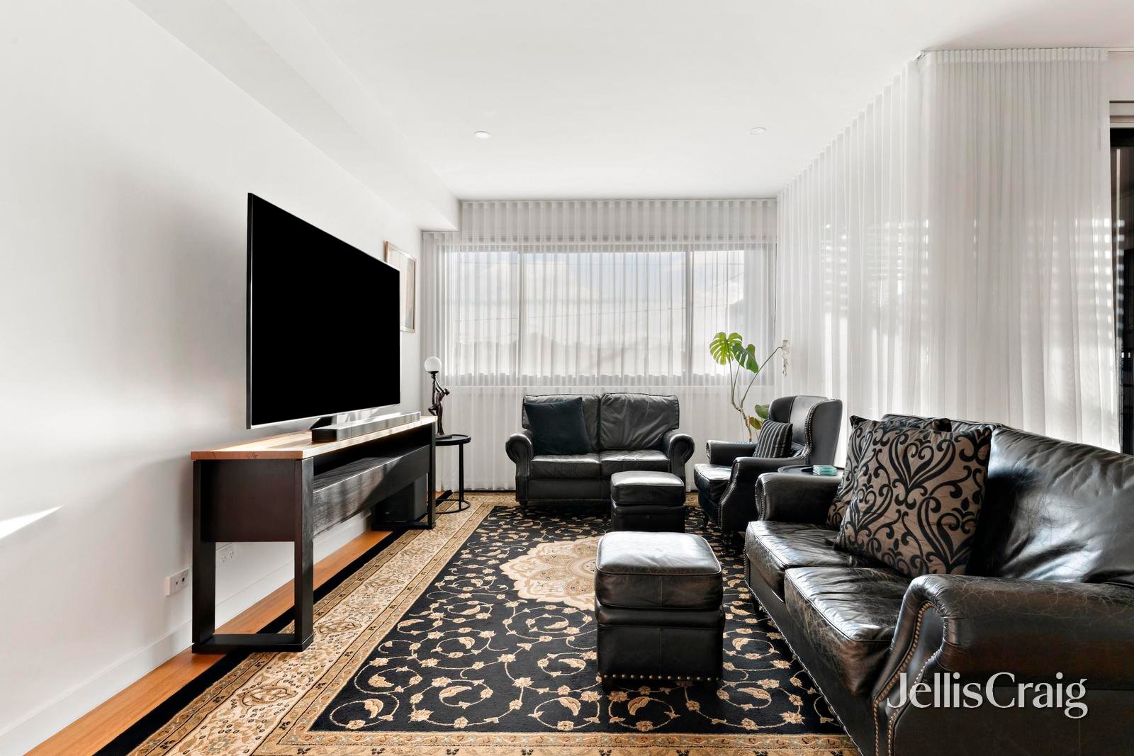 8/2 Lamb Street, Moonee Ponds image 2