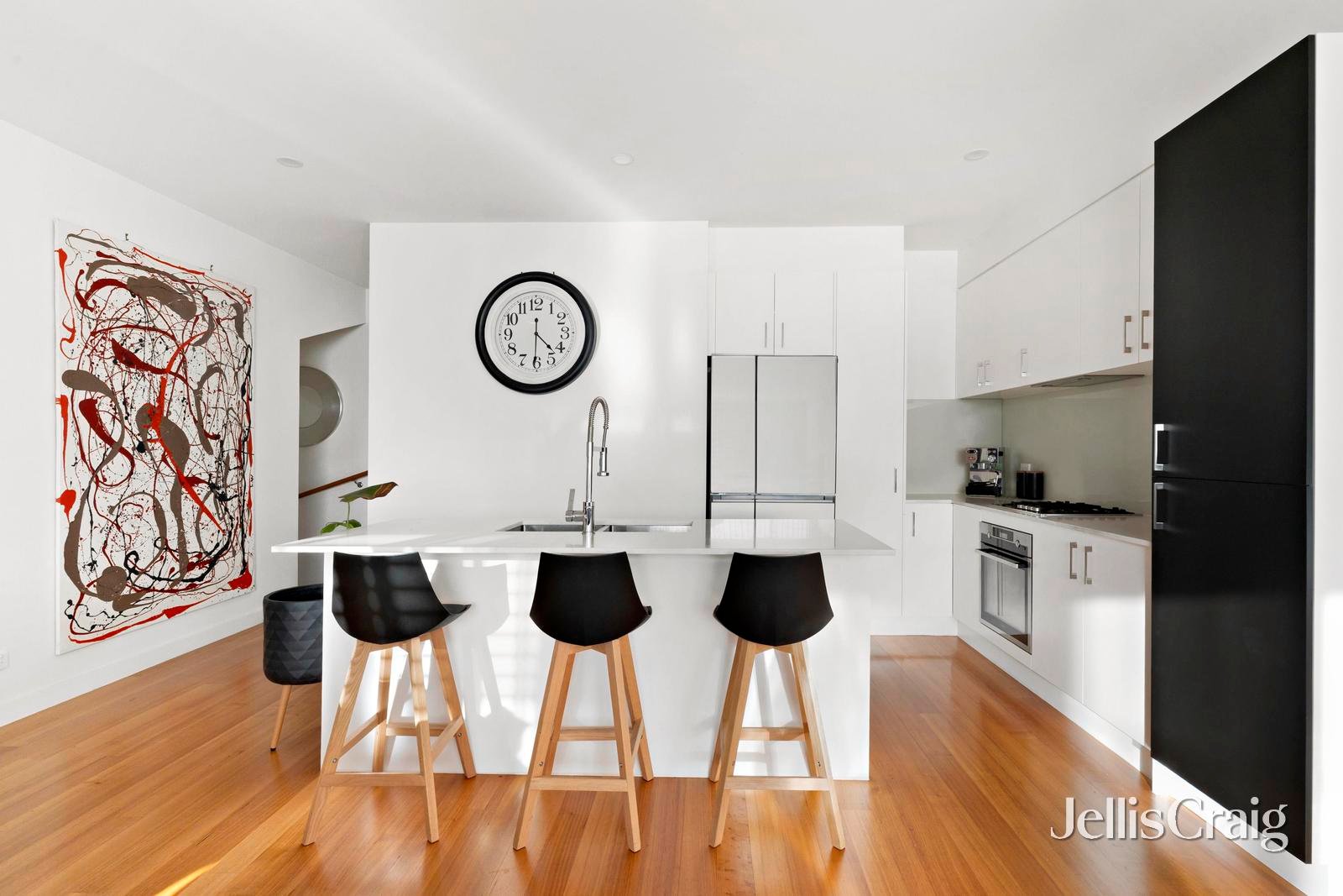 8/2 Lamb Street, Moonee Ponds image 5