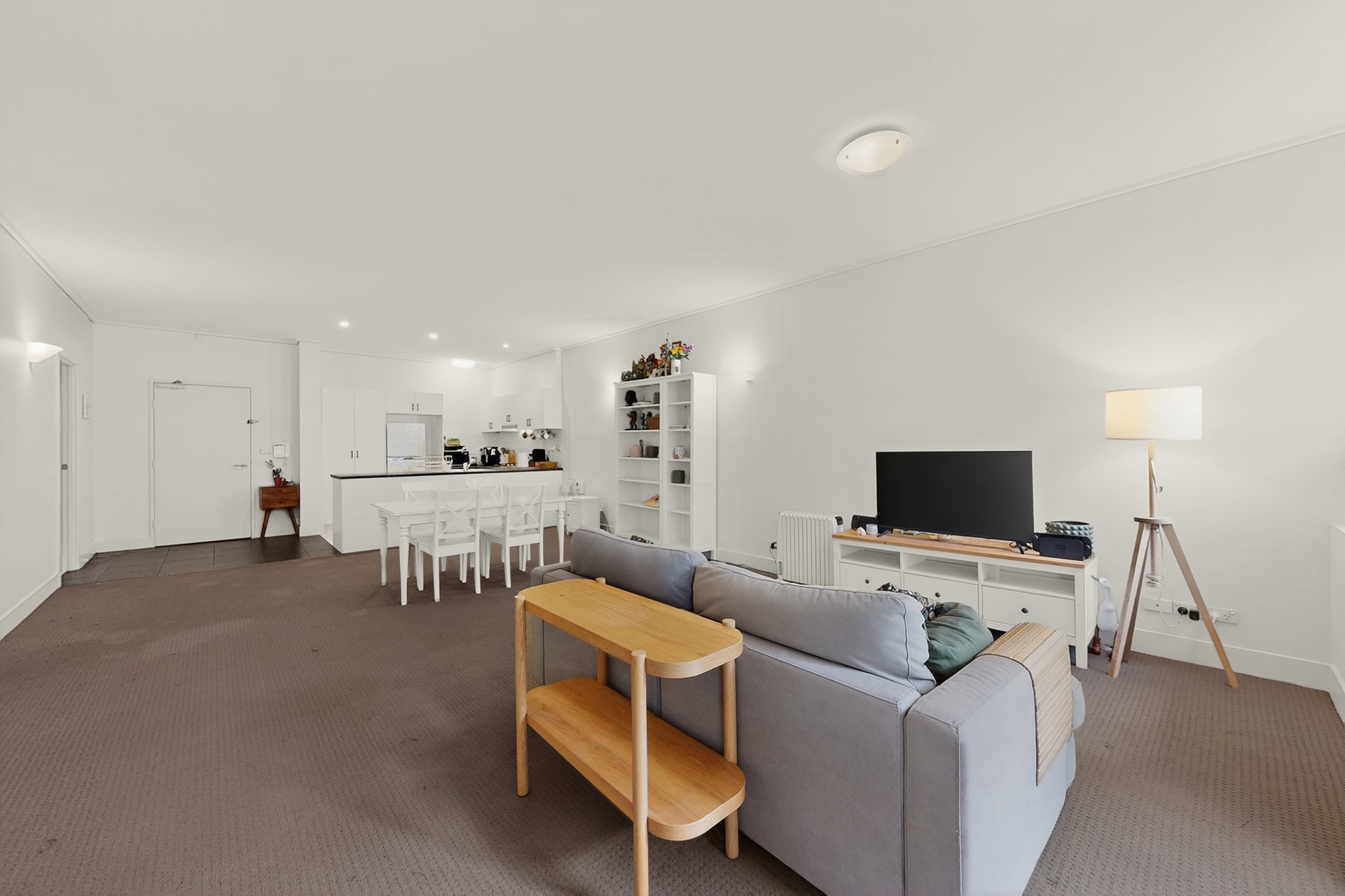 8/2 MacArthur Road, Parkville image 3