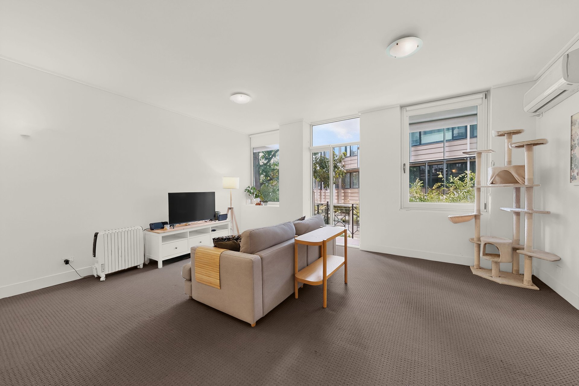 8/2 MacArthur Road, Parkville image 4