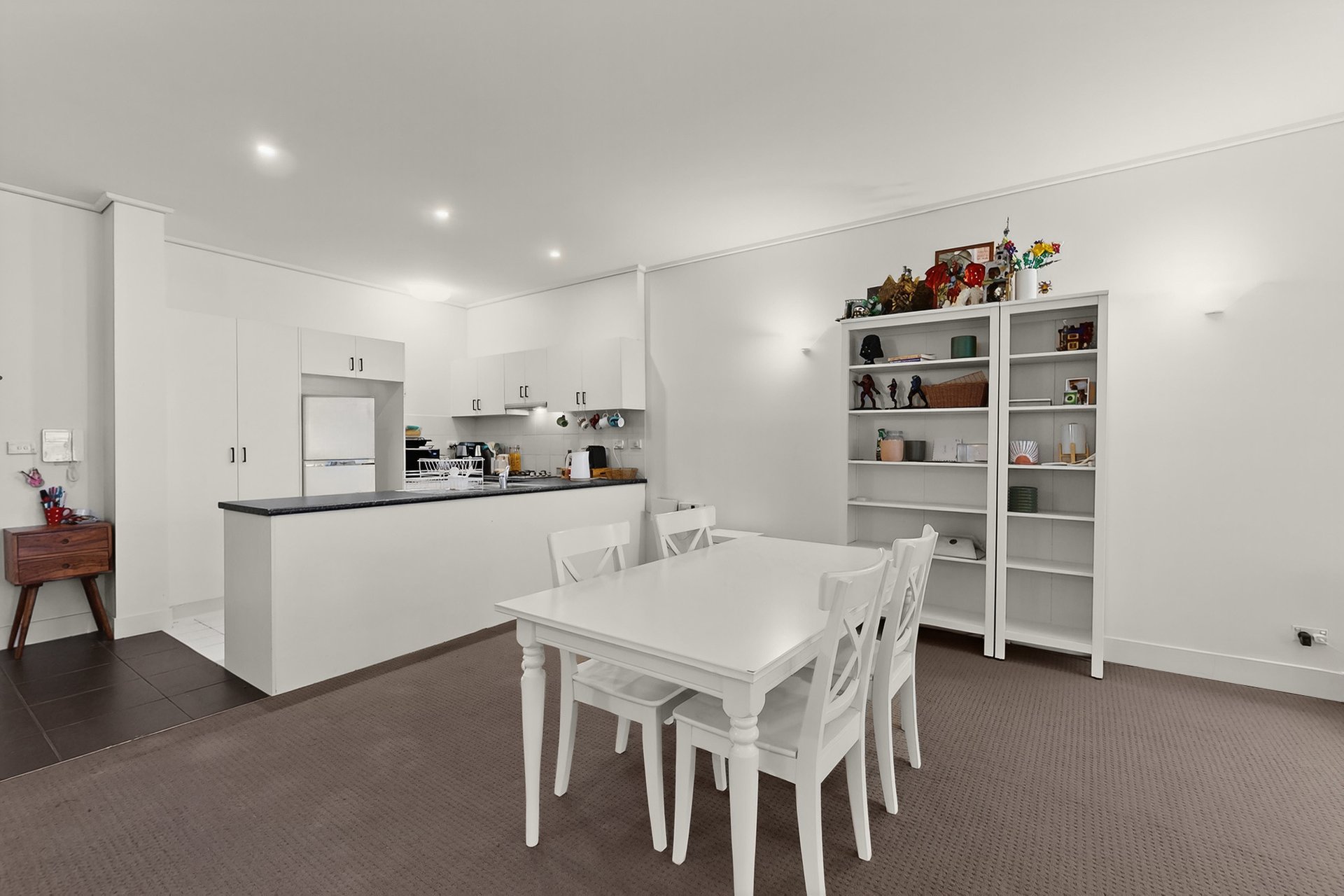 8/2 MacArthur Road, Parkville image 6