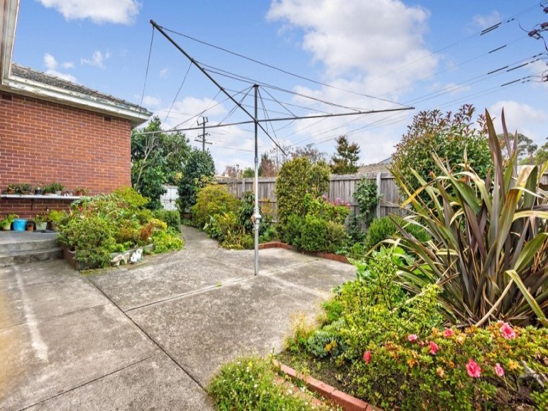 82 Maud Street, Balwyn North image 6