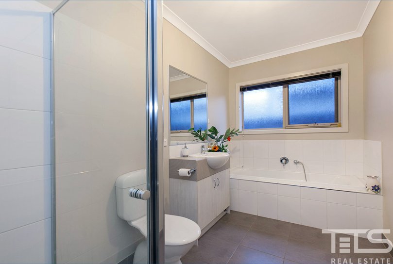 82 Mclaughlin Street, Ardeer image 6