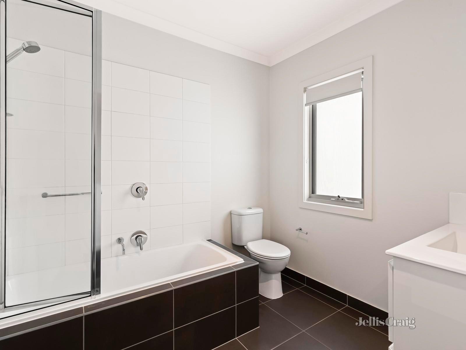 8/2 Mcleod Street, Doncaster image 6