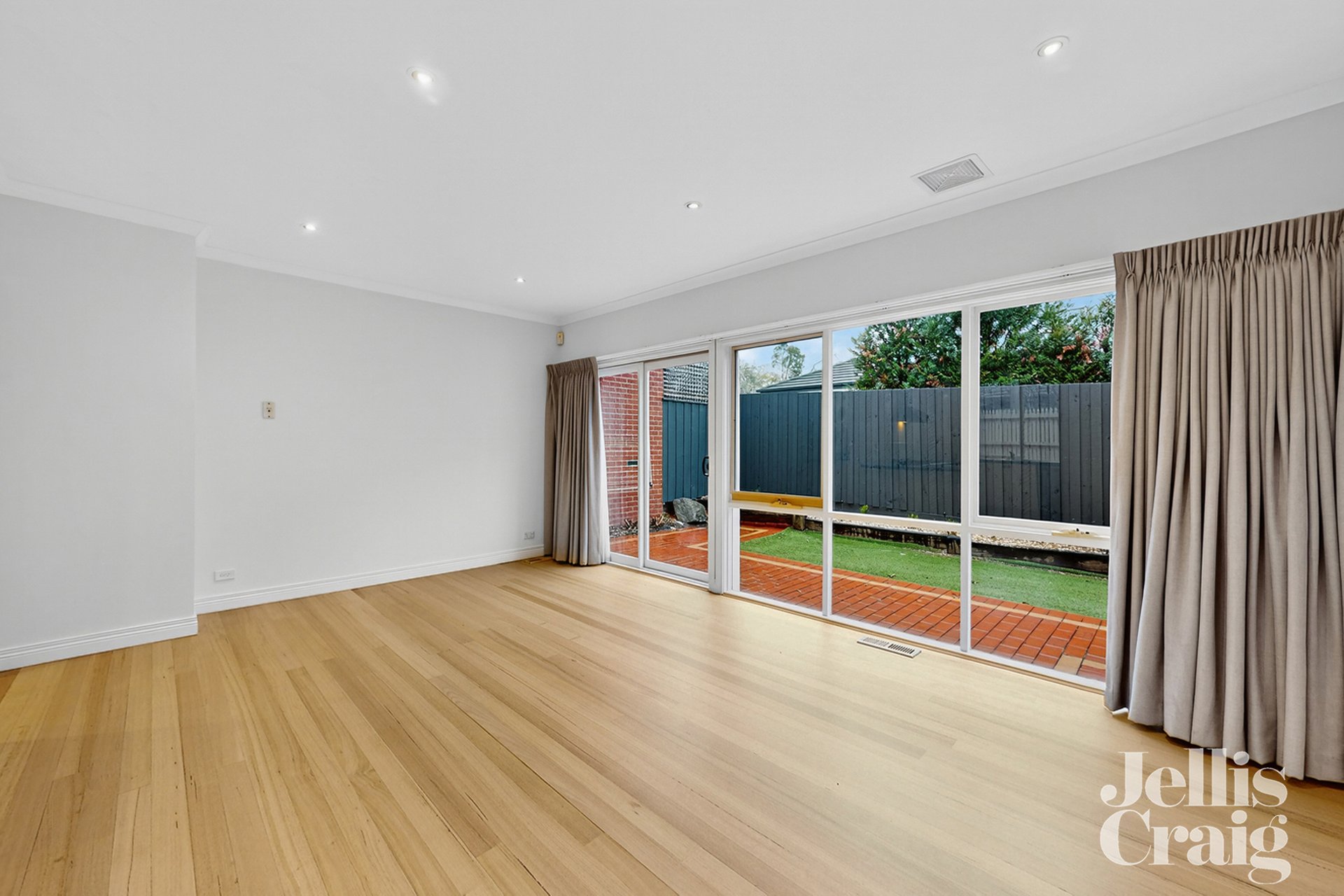 82 Middlesex Road, Surrey&nbsp;Hills image 4