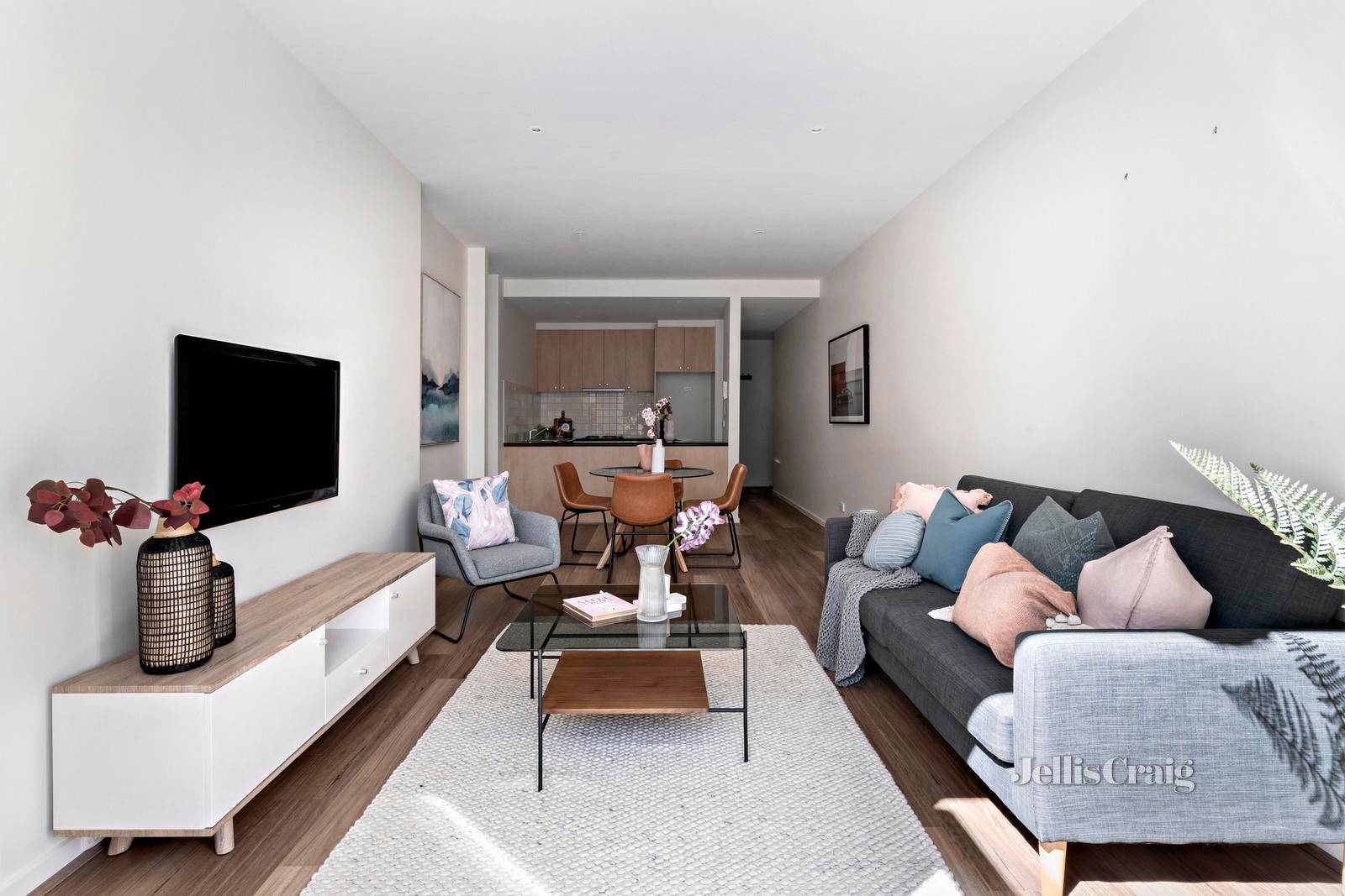 8/2 North Avenue, Strathmore image 2