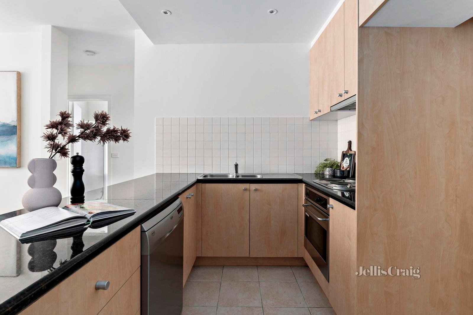 8/2 North Avenue, Strathmore image 3