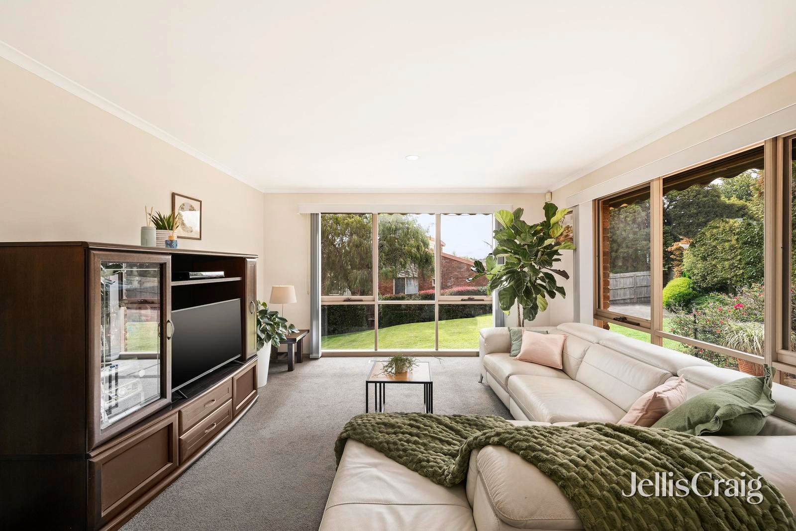 82 Partridge Way, Mooroolbark image 2