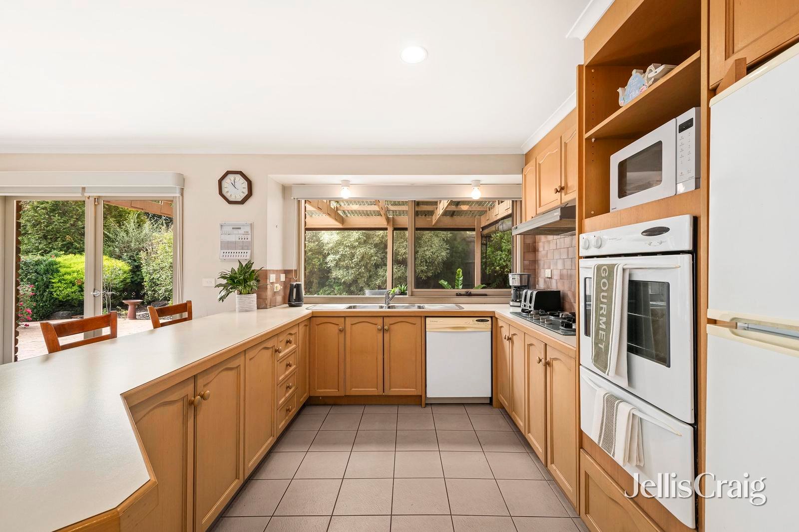 82 Partridge Way, Mooroolbark image 3