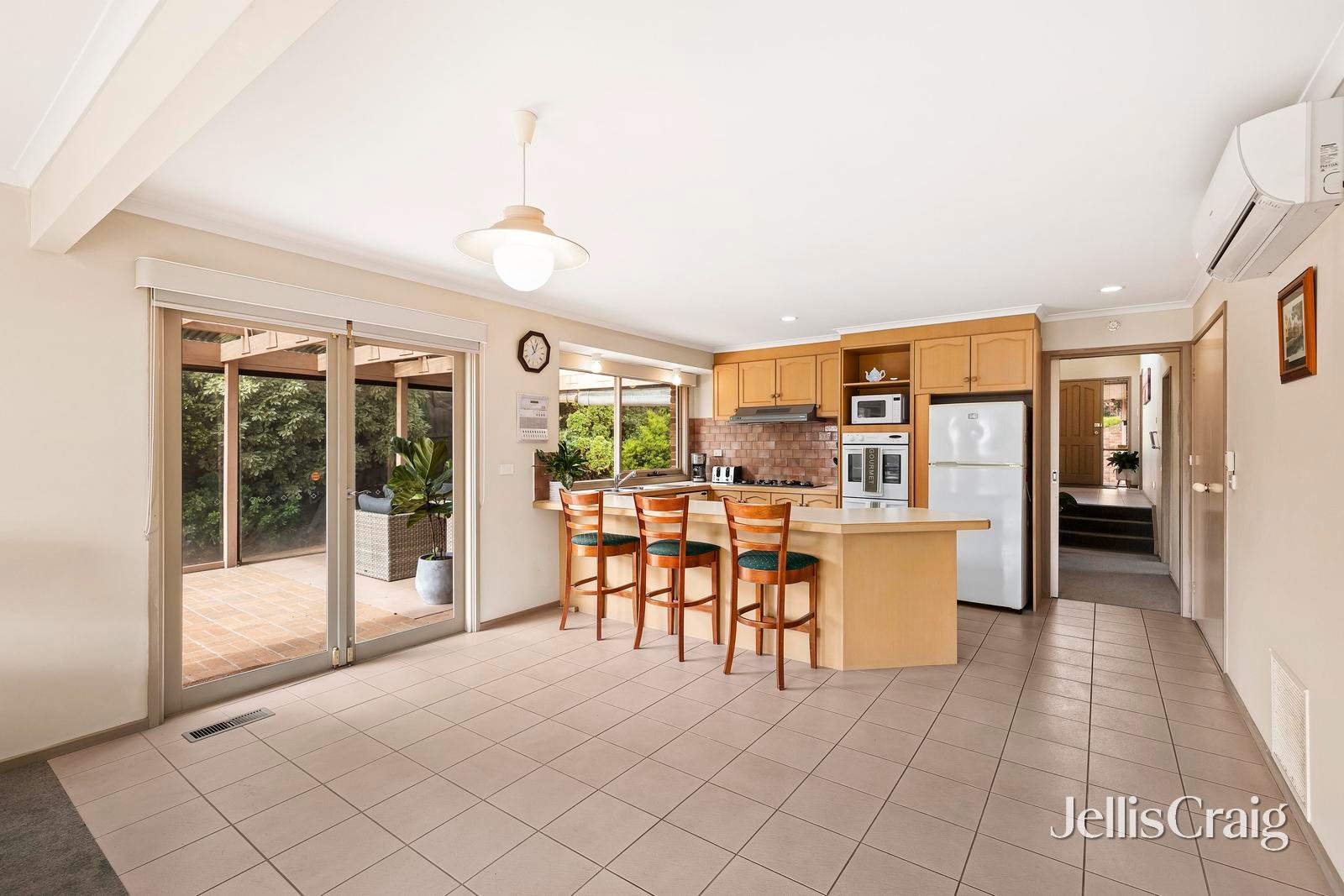 82 Partridge Way, Mooroolbark image 4