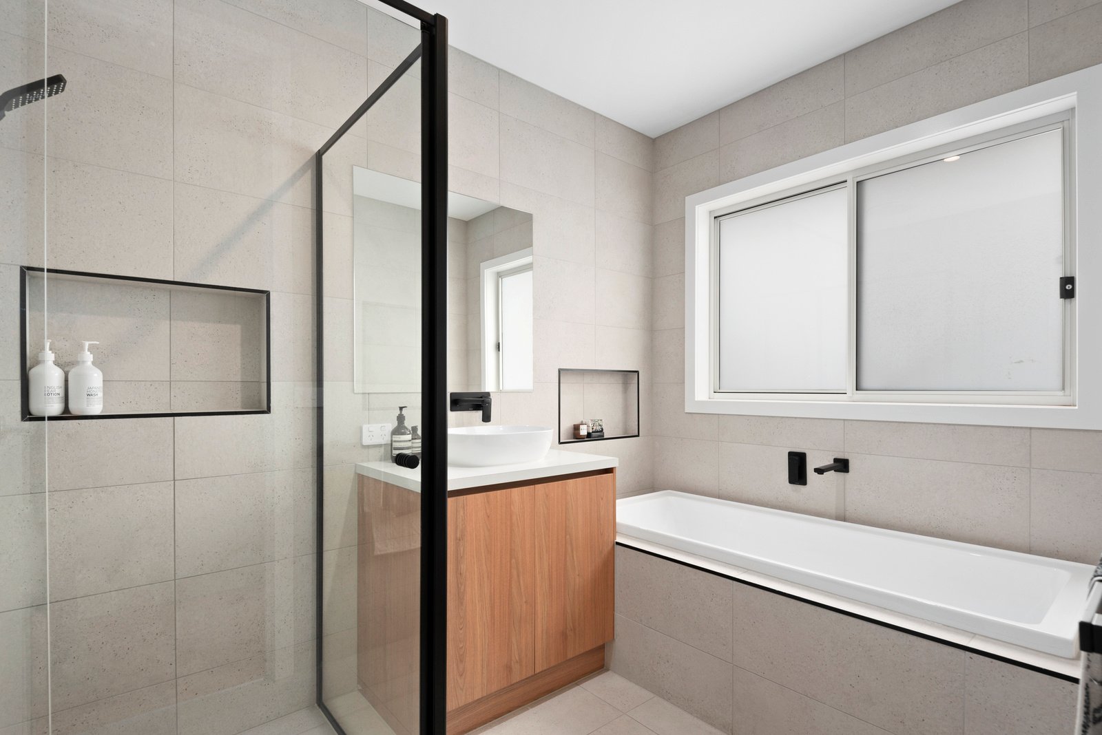 Property Gallery Thumbnail 8