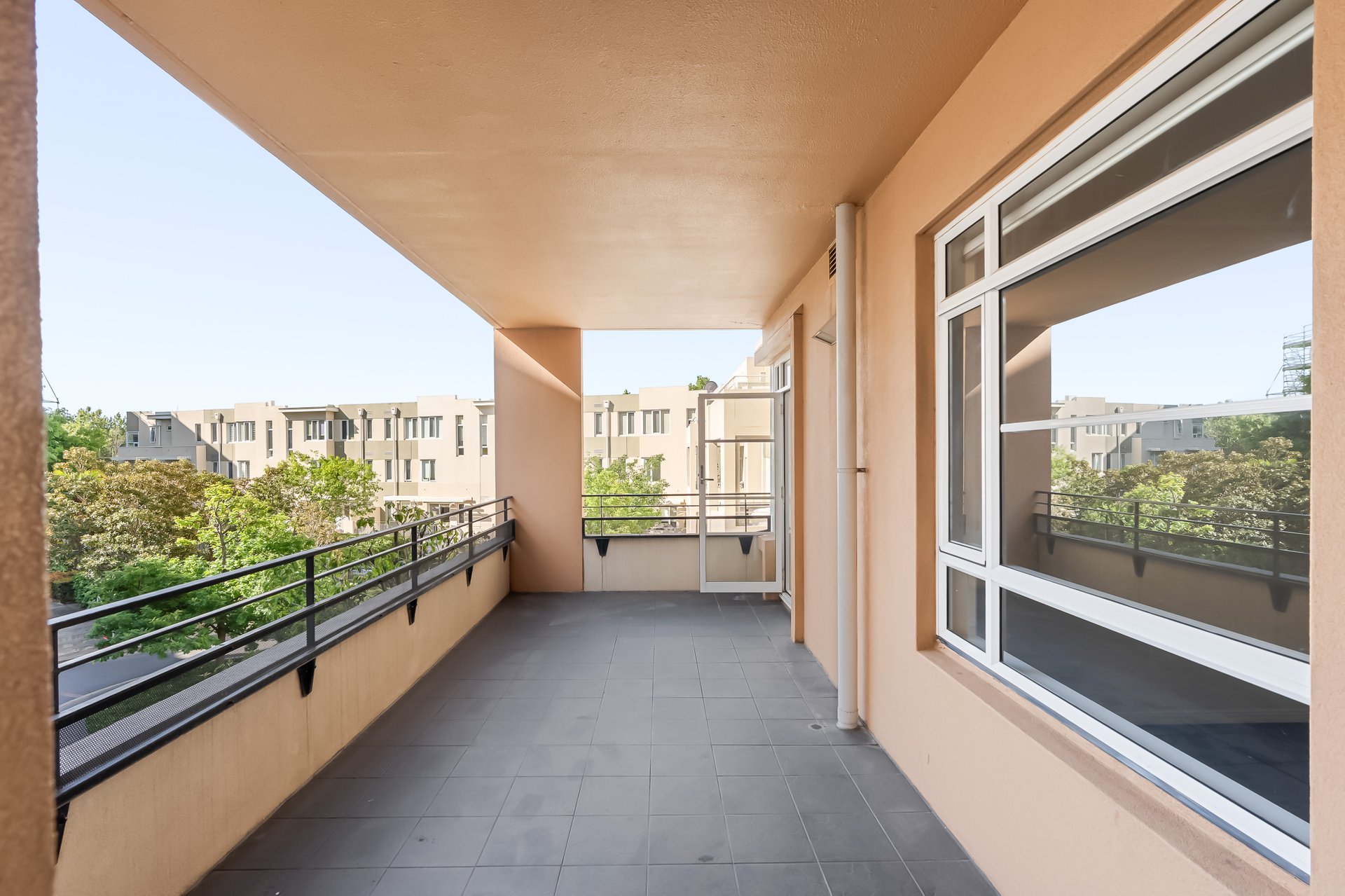 8/2 Seisman Place, Port Melbourne image 6