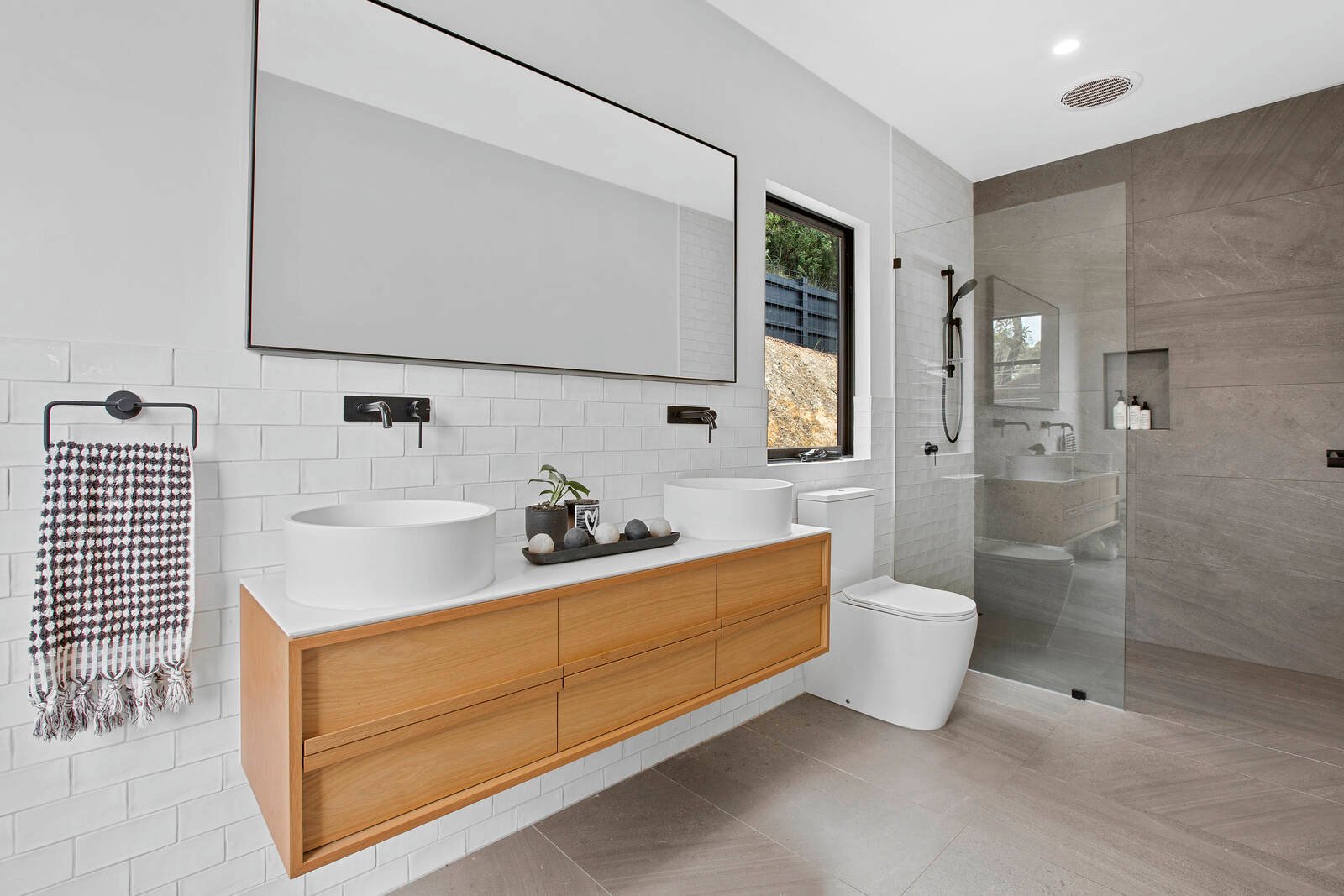 Property Gallery Thumbnail 5