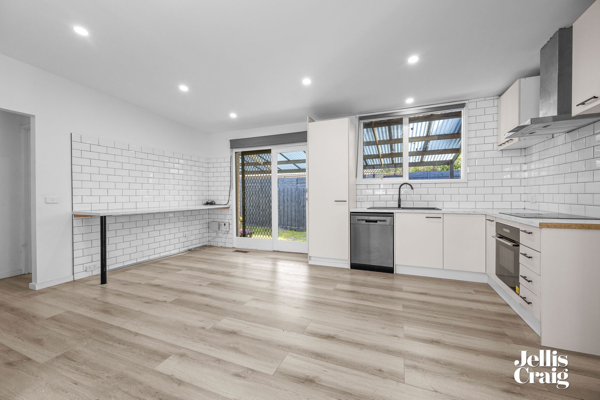 82 Wangarra Road, Frankston image 2