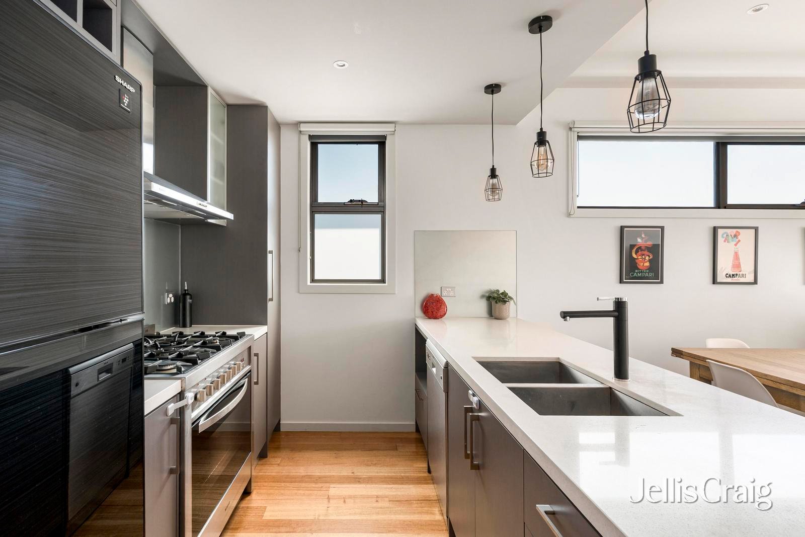8/20 Glass Street, Essendon image 4