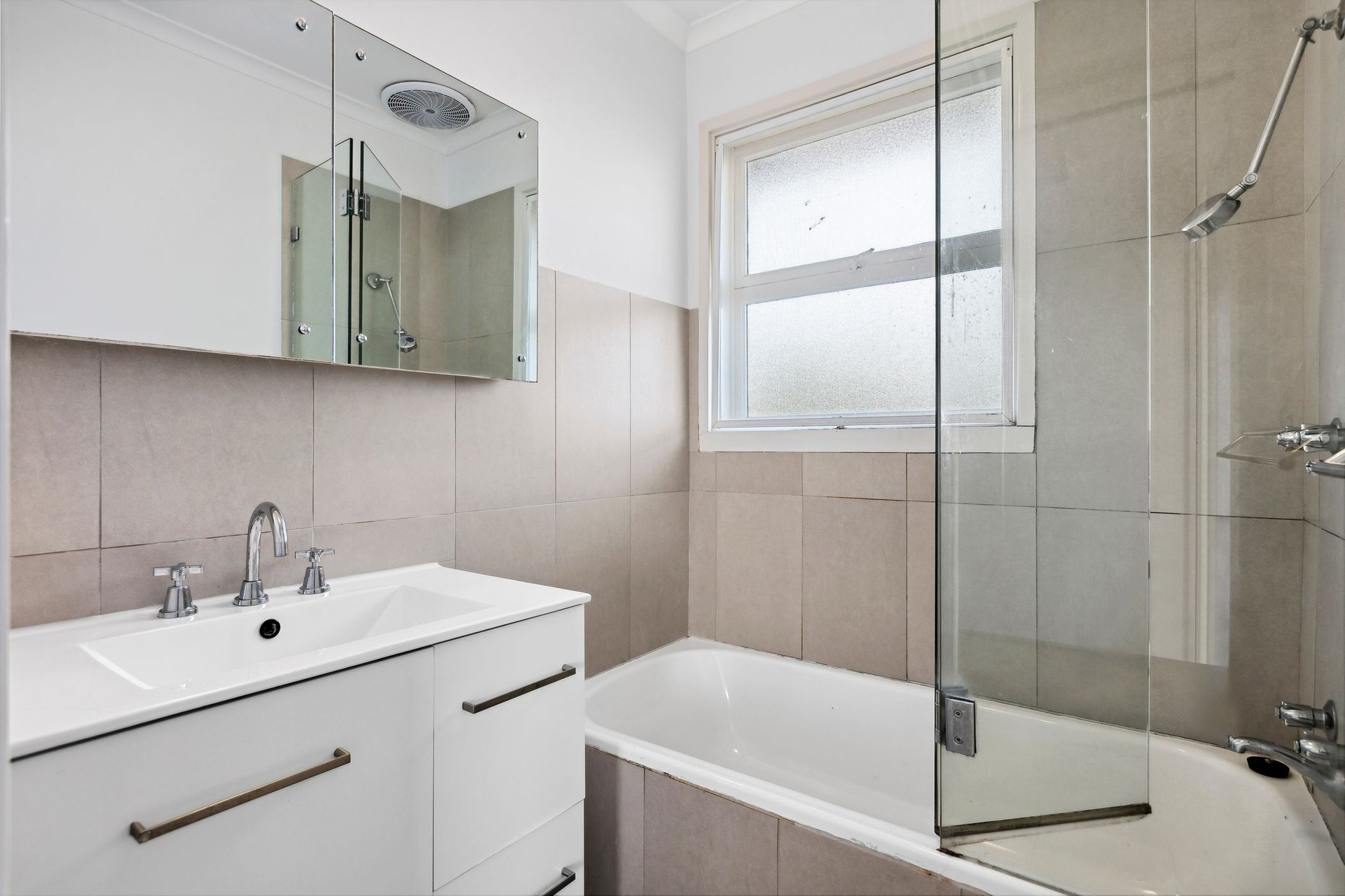 8/20 Kireep Road, Balwyn image 6