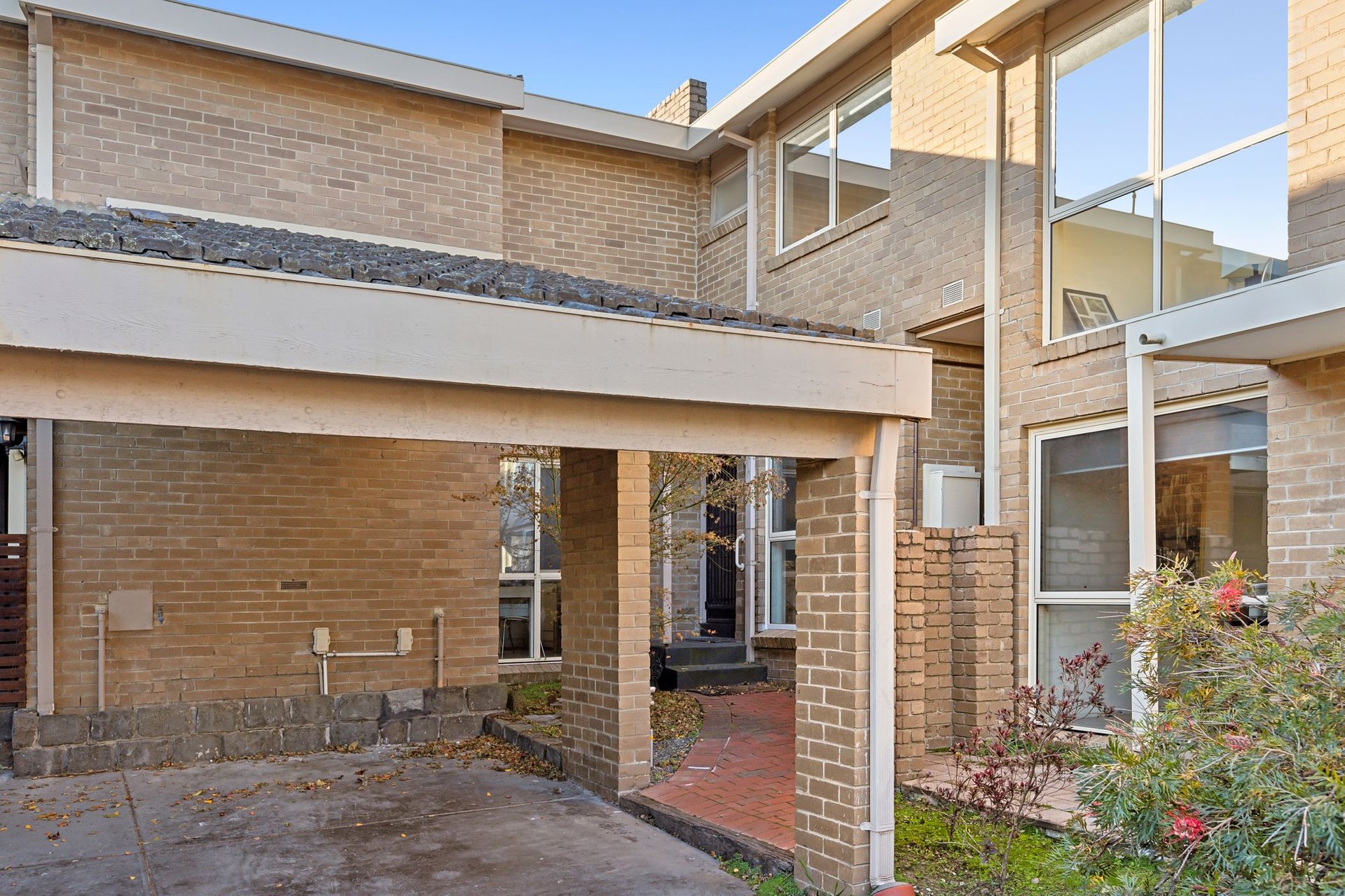 8/20 Kireep Road, Balwyn image 1