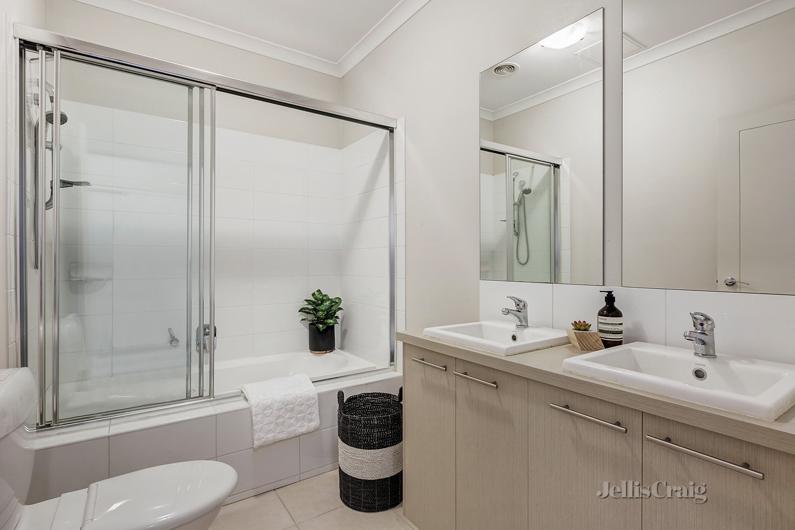 8/20 Mark Street, North Melbourne image 7