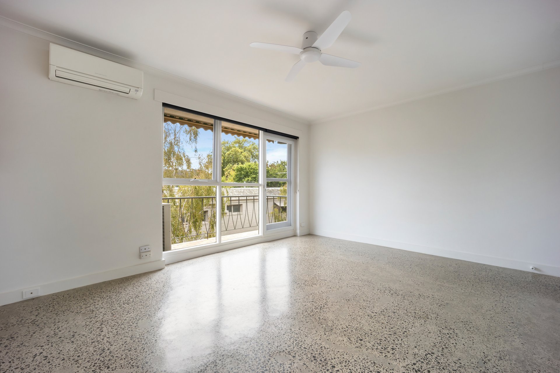 Property Gallery Thumbnail 4