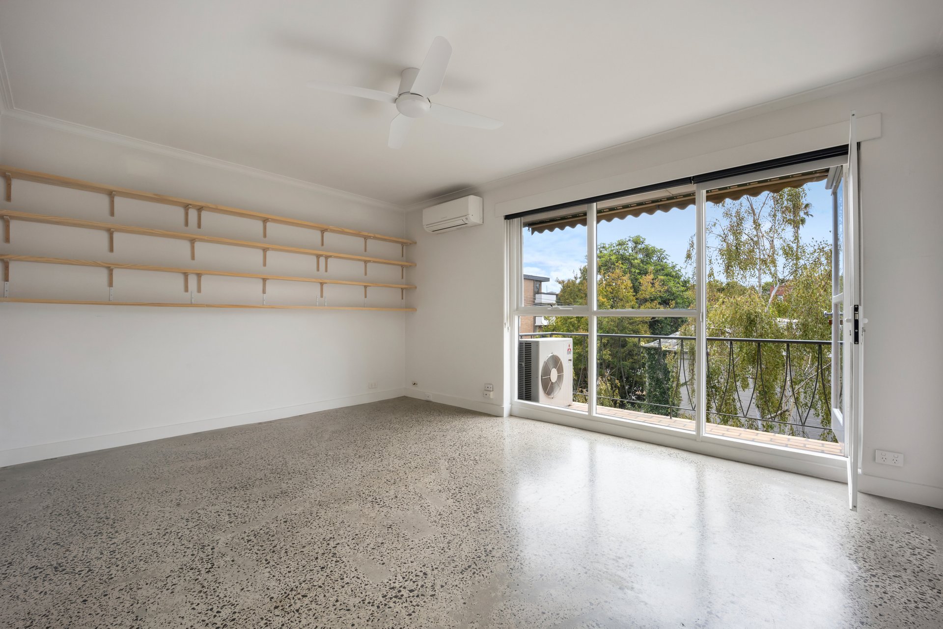 Property Gallery Thumbnail 2