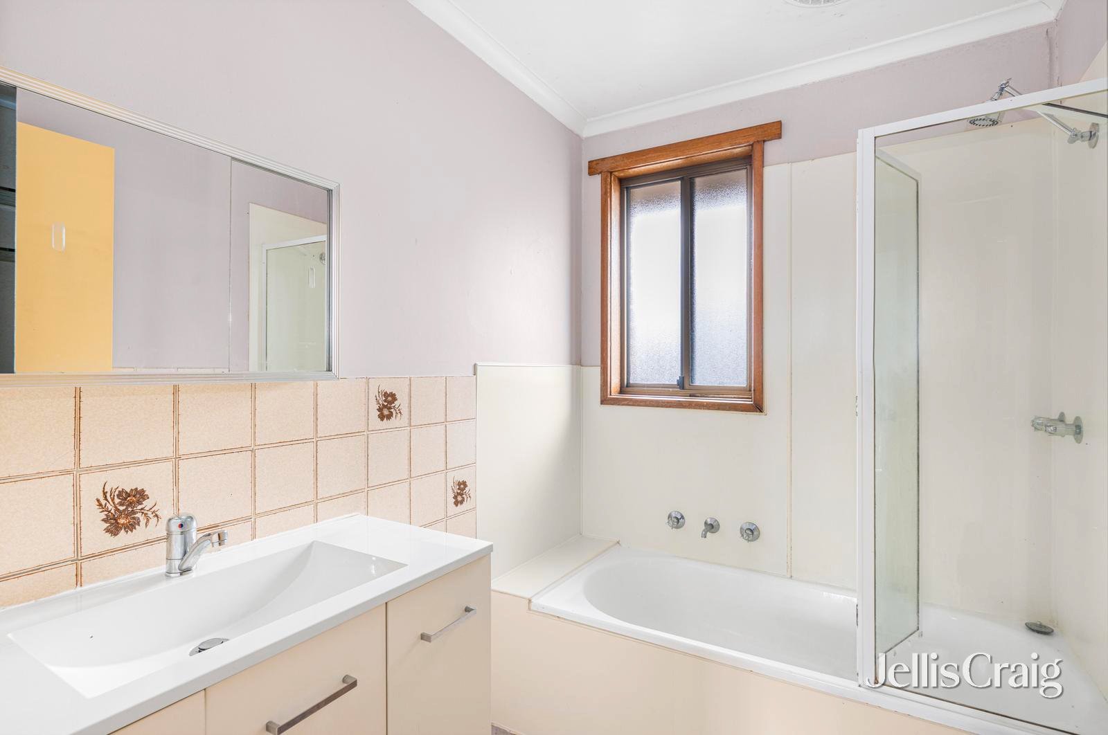 8/204 Leith Street, Redan image 6