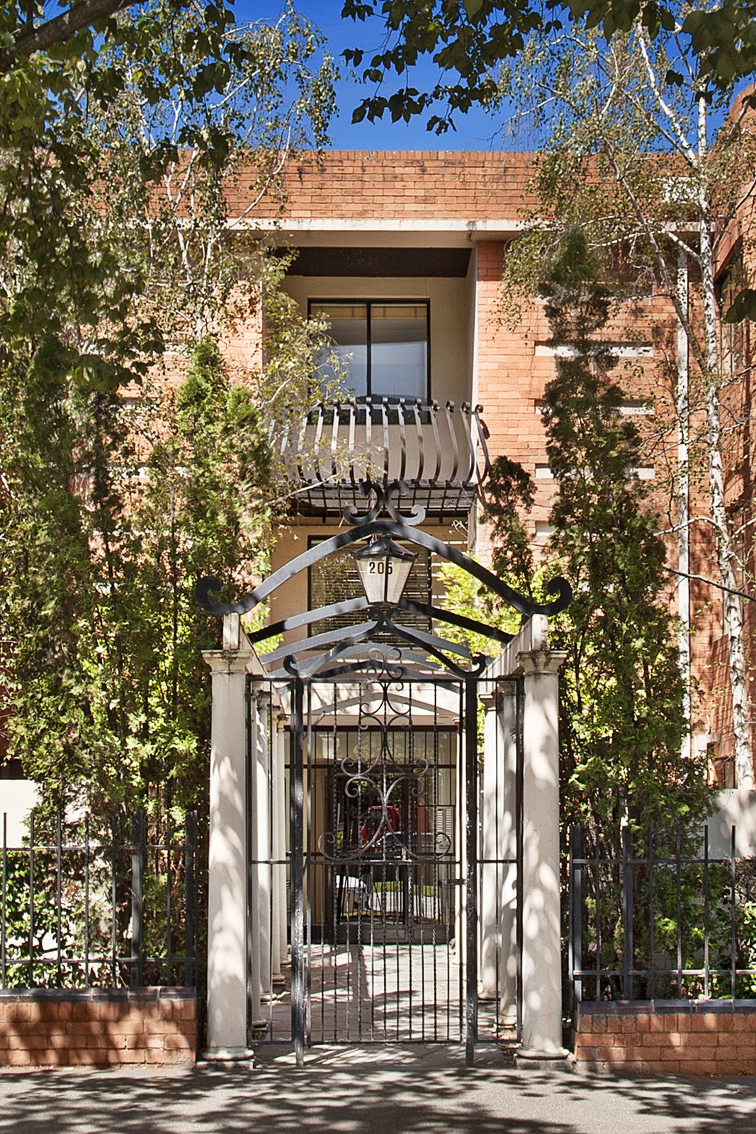 8/205 Flemington Road, North Melbourne image 6