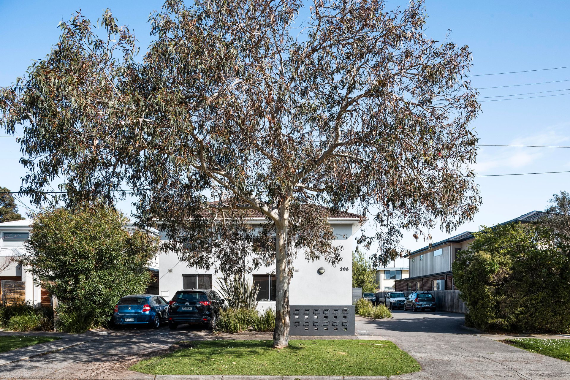 8/208 Gillies Street, Fairfield image 1