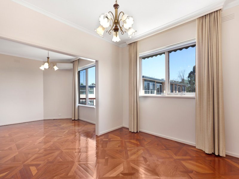 8/20A Hughendon Road, St Kilda East image 8