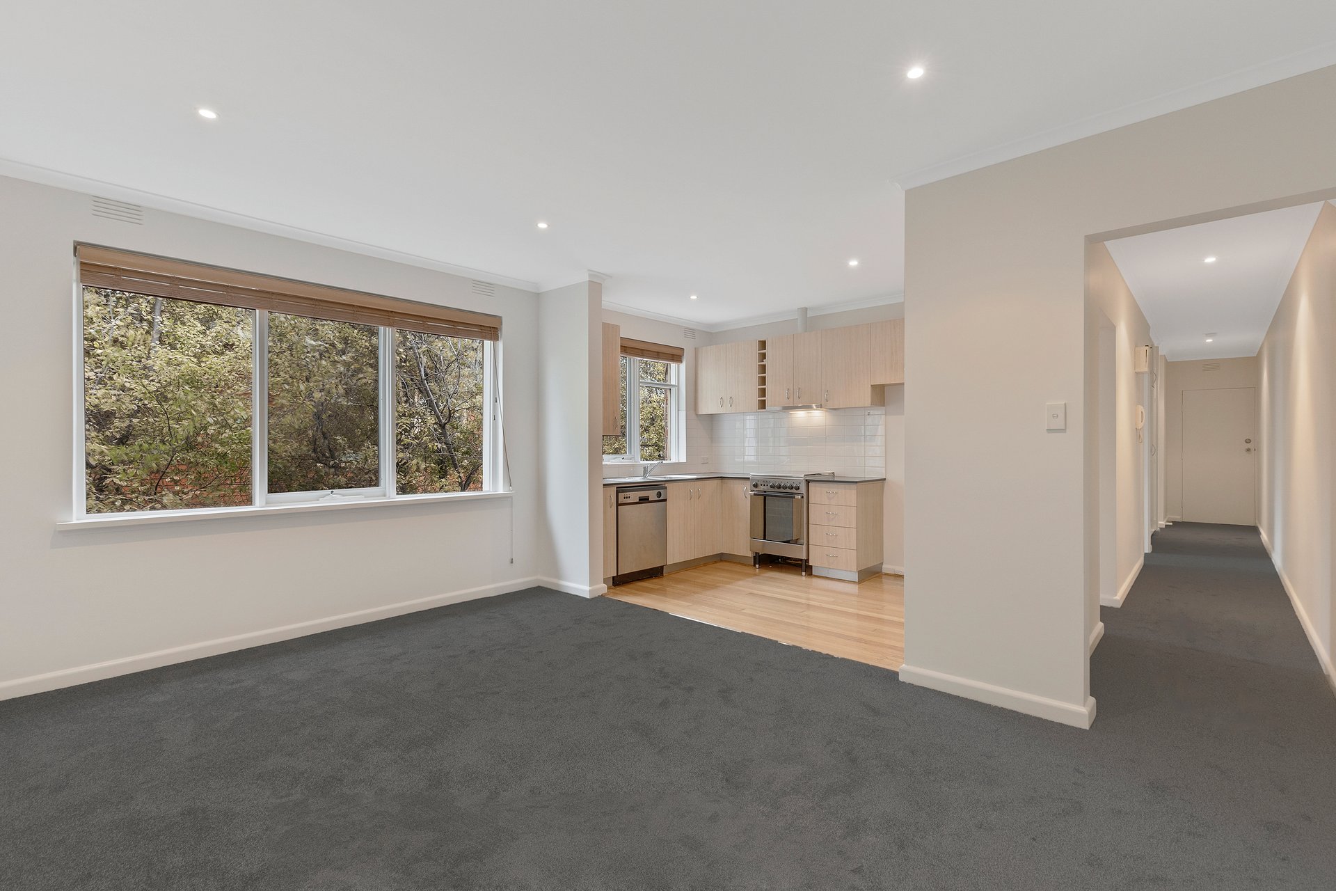8/21 Elphin Grove, Hawthorn image 2