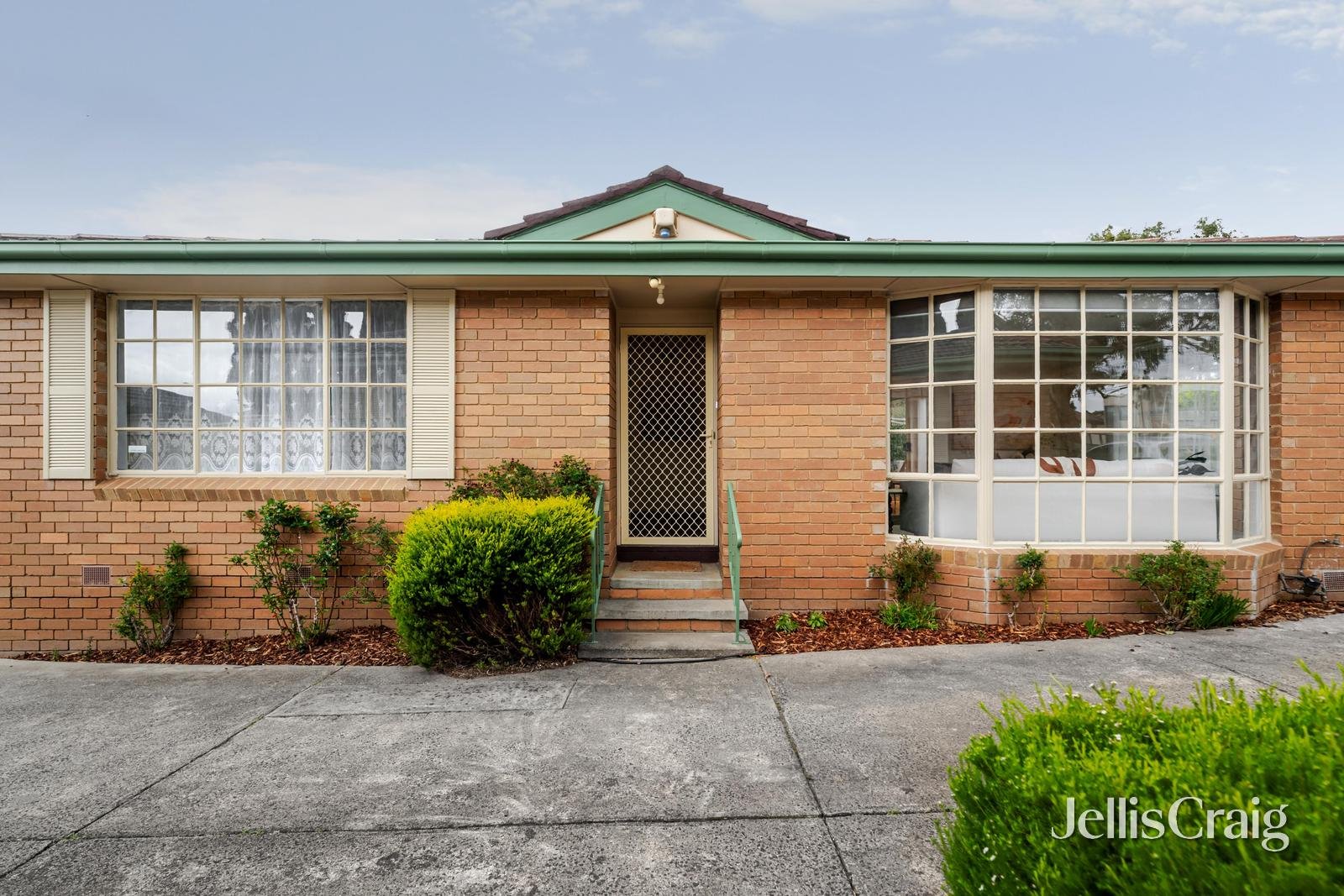 8/216-218 Lawrence Road, Mount Waverley image 1