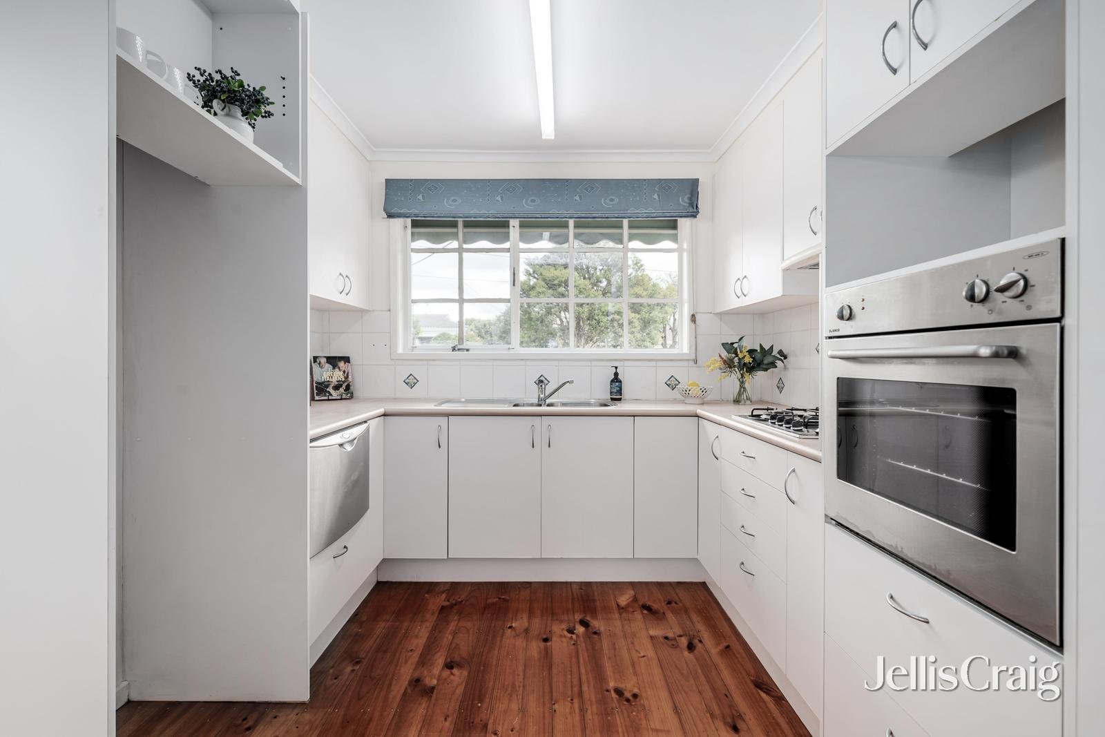 8/216-218 Lawrence Road, Mount Waverley image 3
