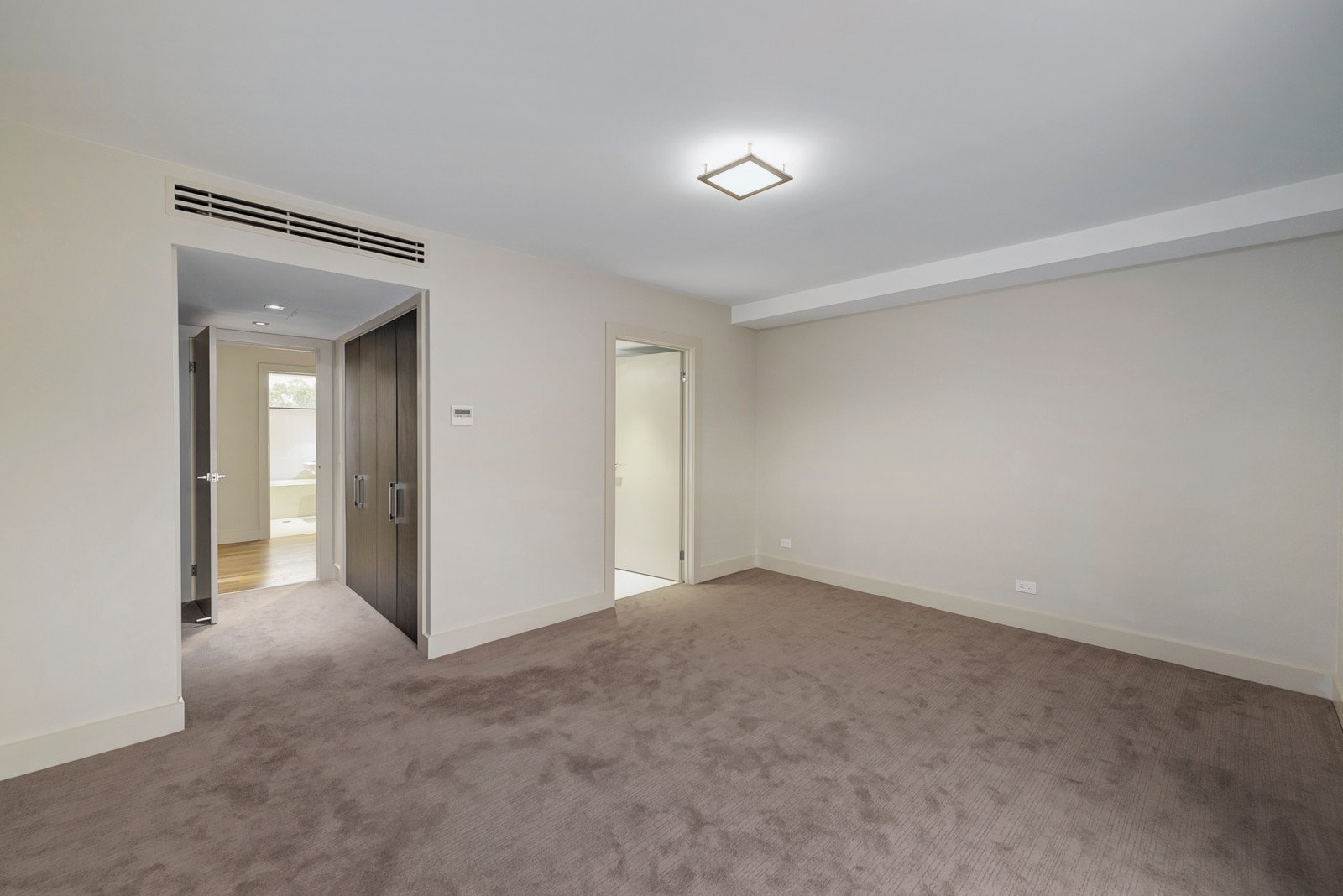 8/216 Belmore Road, Balwyn image 5