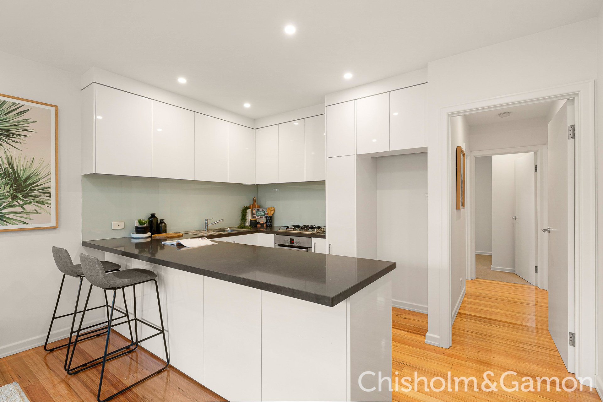 8/21A Broadway, Elwood image 3
