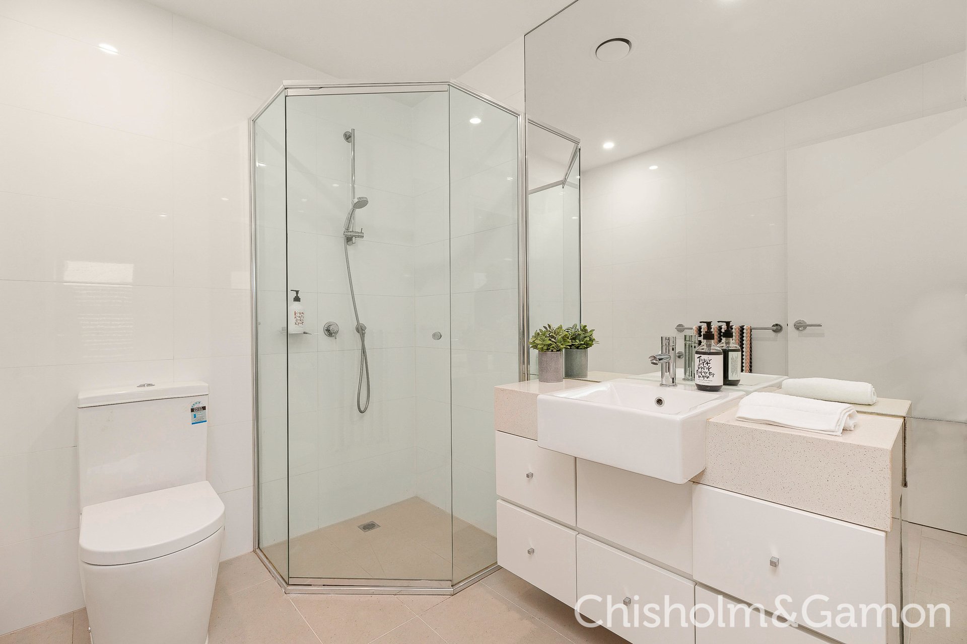 8/21A Broadway, Elwood image 6