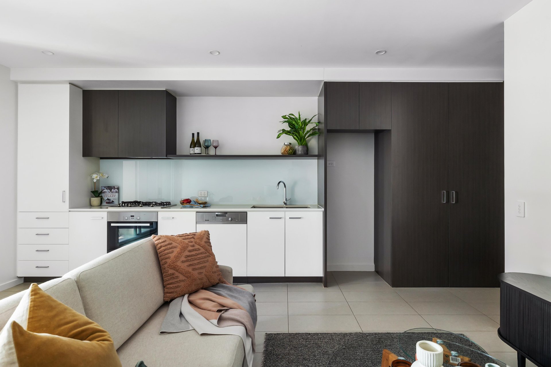 8/22-24 Warleigh Grove, Brighton image 2