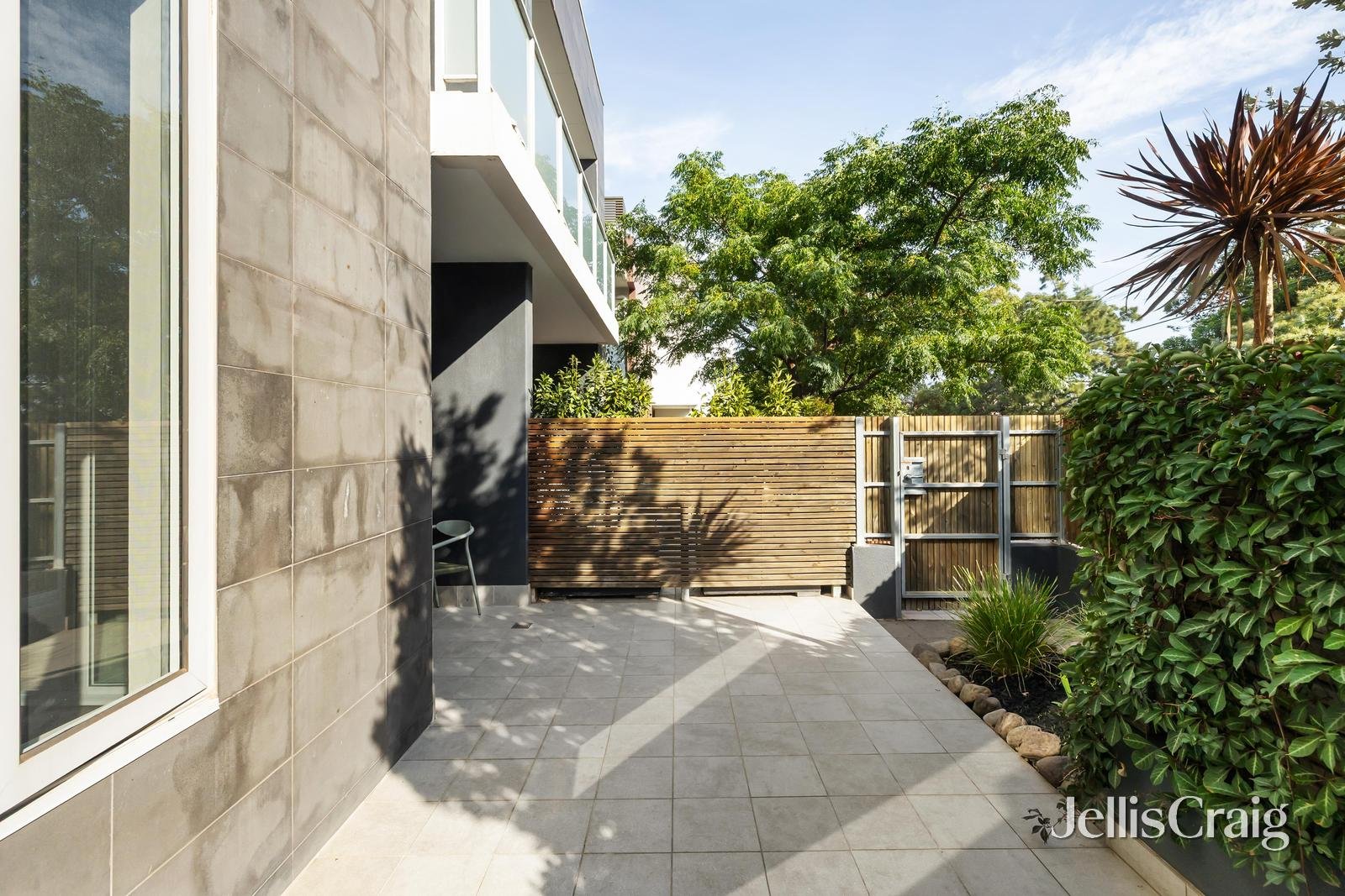 8/22-24 Warleigh Grove, Brighton image 2