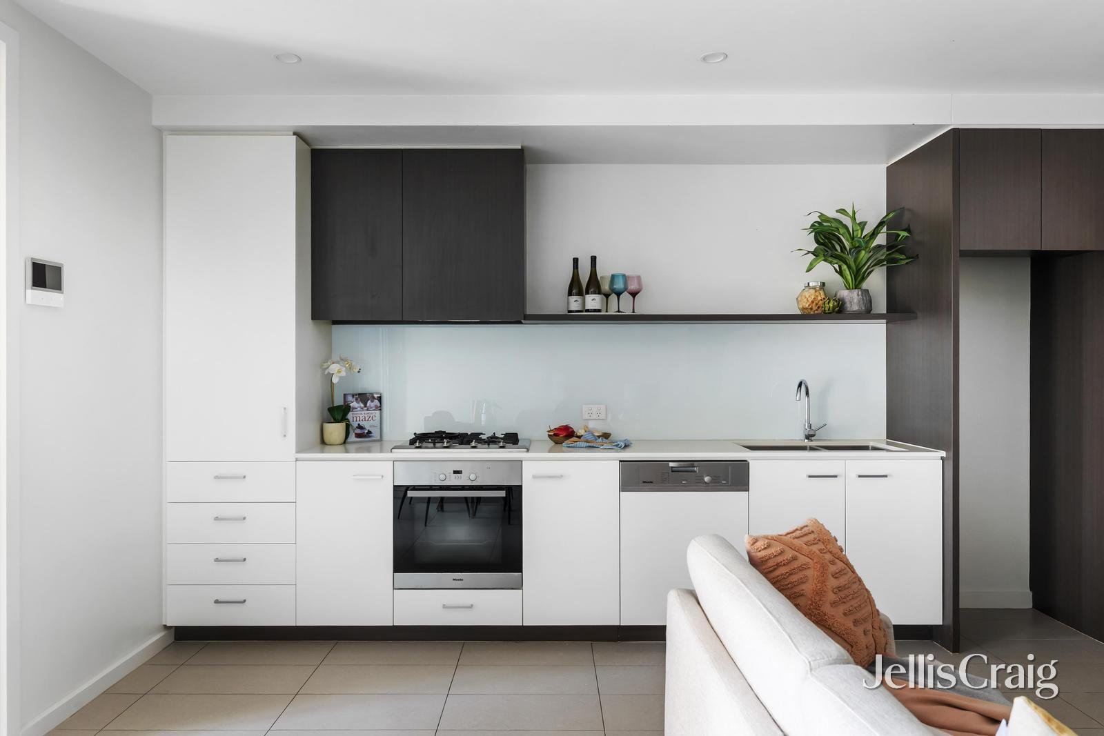 8/22-24 Warleigh Grove, Brighton image 4