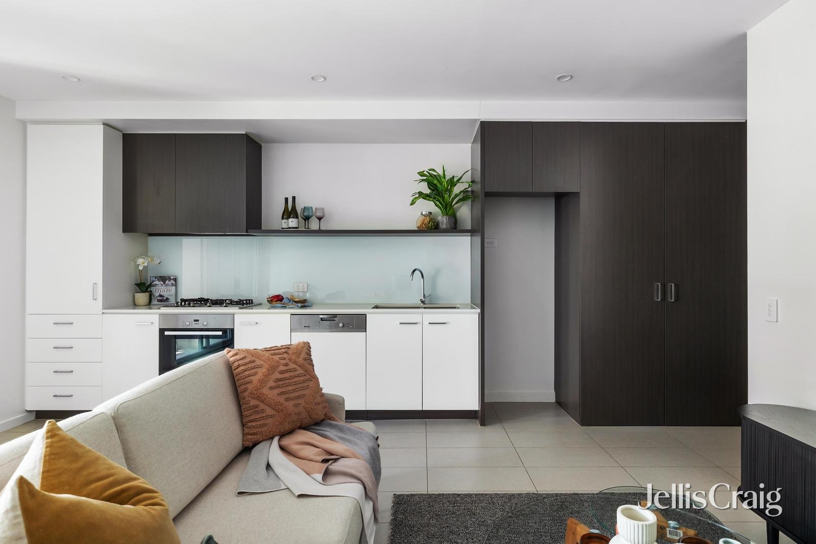 8/22-24 Warleigh Grove, Brighton image 5