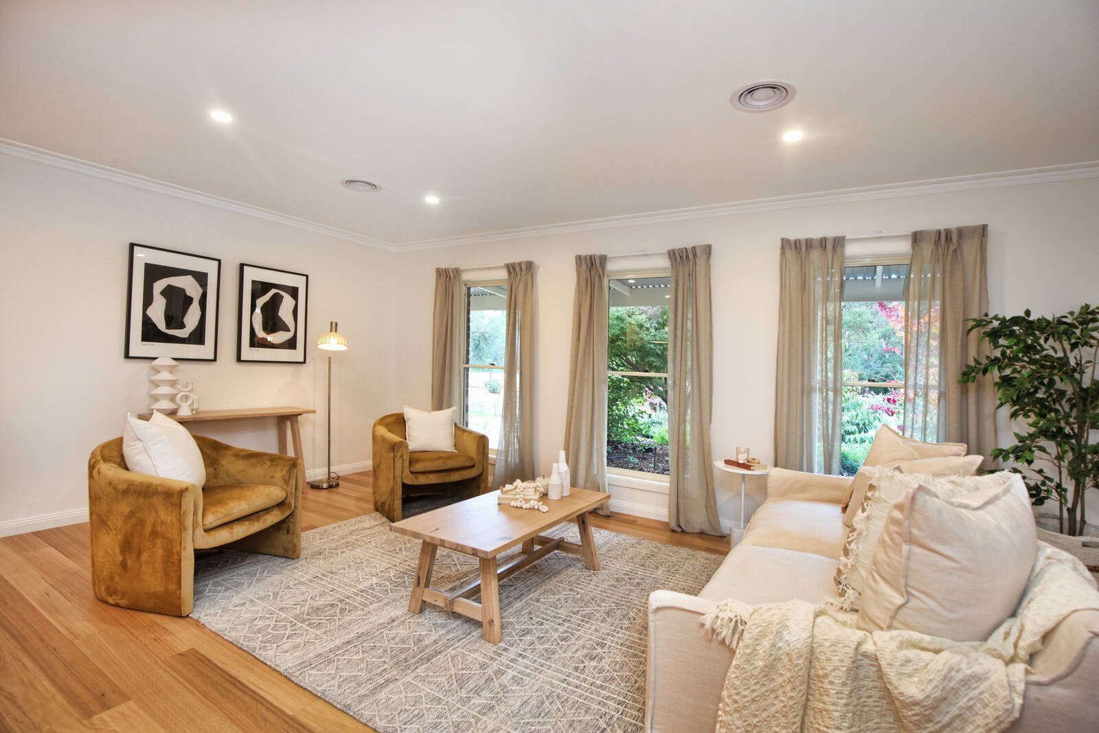 Property Gallery Thumbnail 6