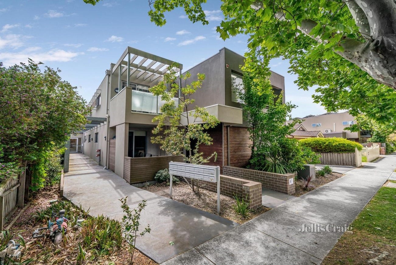 8/22 Bourke Street, Ringwood image 1