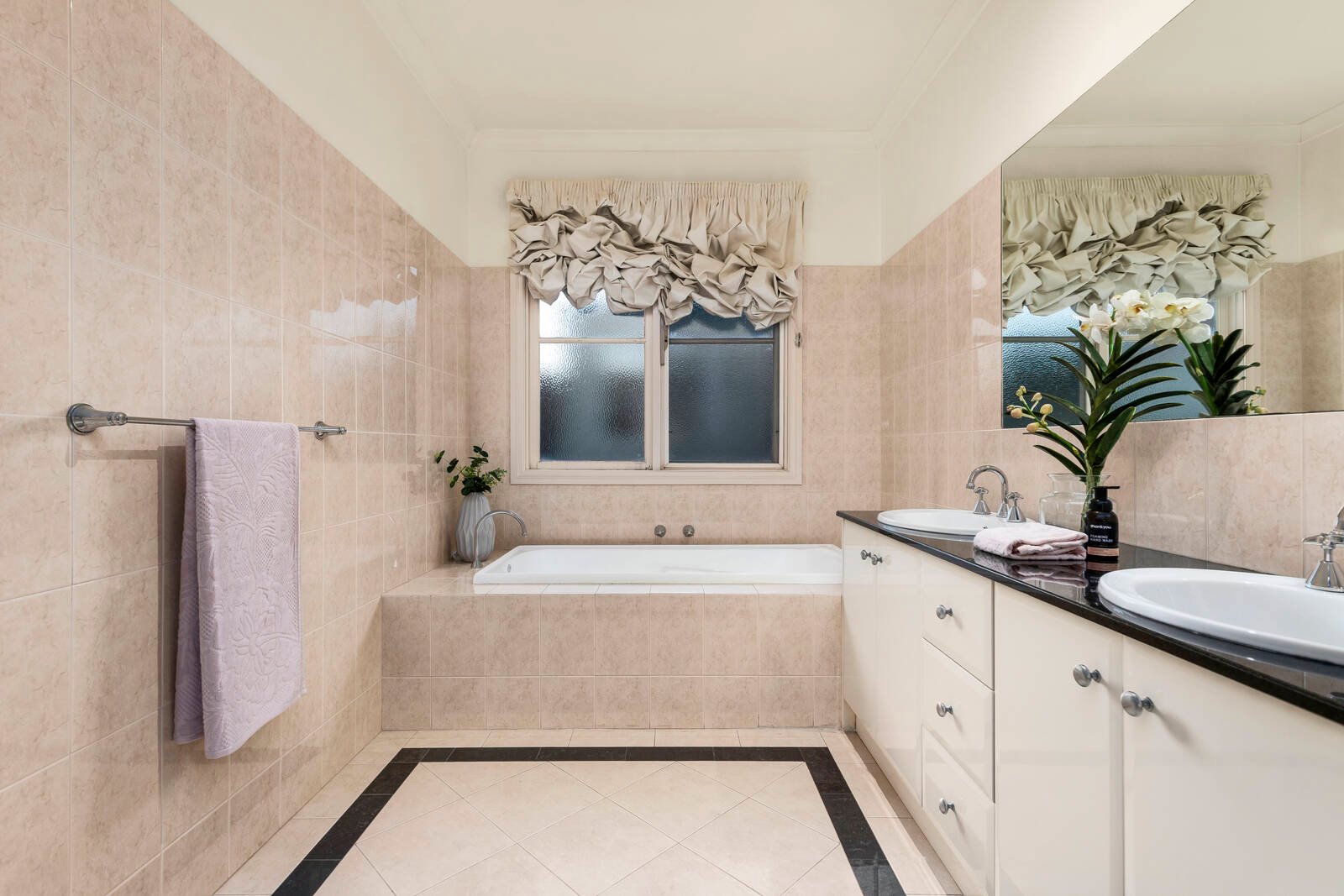 Property Gallery Thumbnail 8
