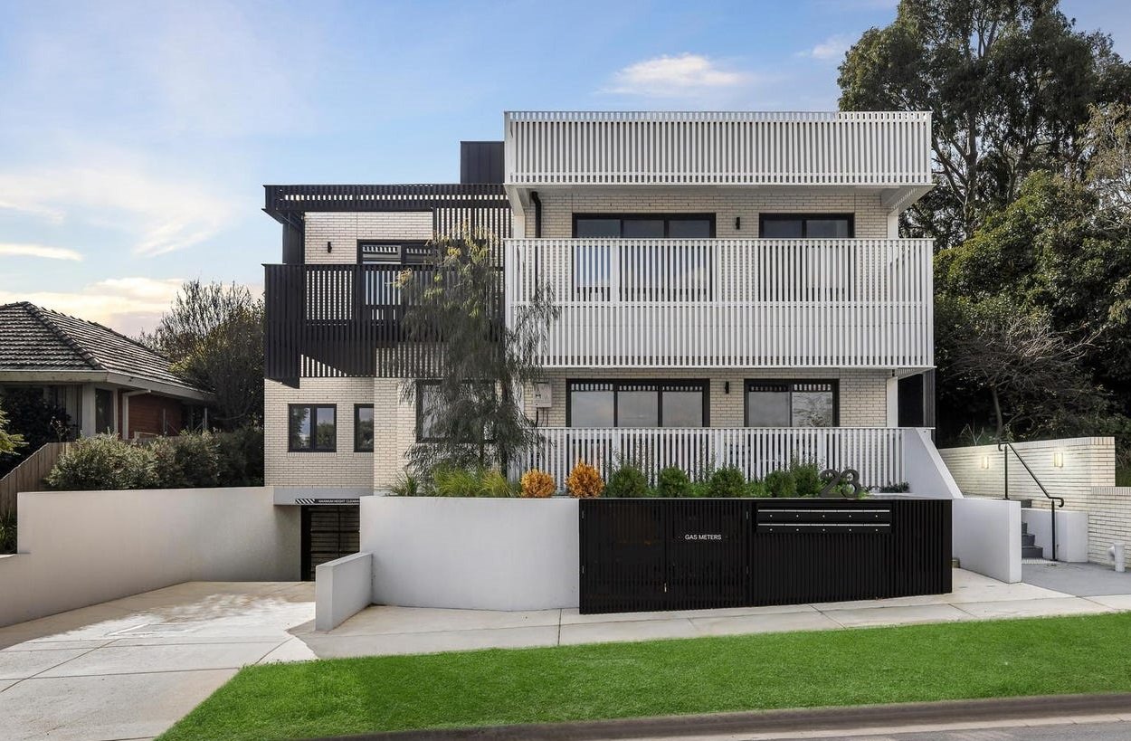 8/23 Carawatha Road, Doncaster image 1